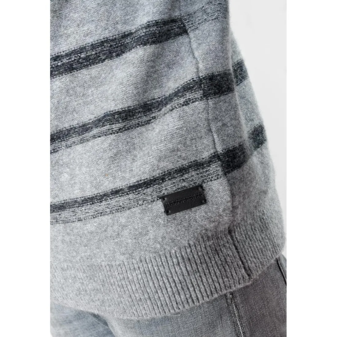 Pull DUNITE gris Uz