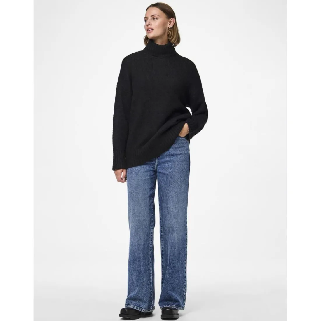 Pull en maille col montant noir Beth