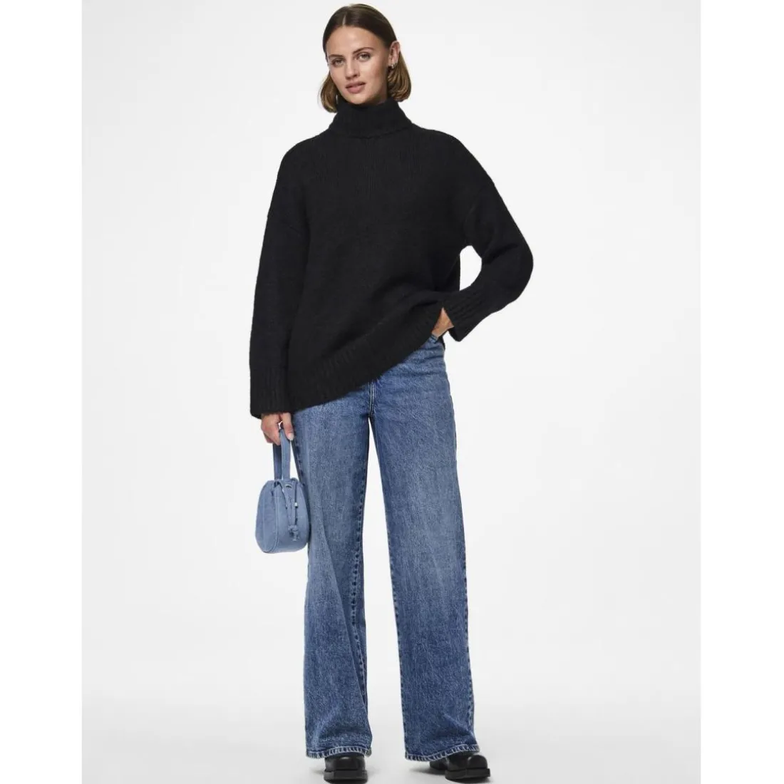 Pull en maille col montant noir Beth