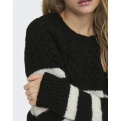 Pull en maille col rond col rond noir Lena