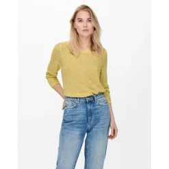 Pull en maille jaune