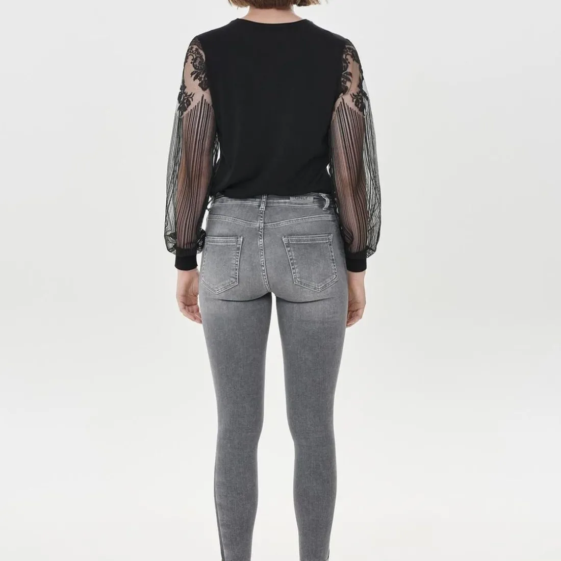Pull en maille Viktoria noir en viscose Rose