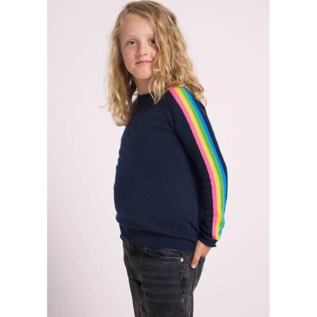 Pull enfant col rond bandes multicolores LUZ en cachemire bleu marine