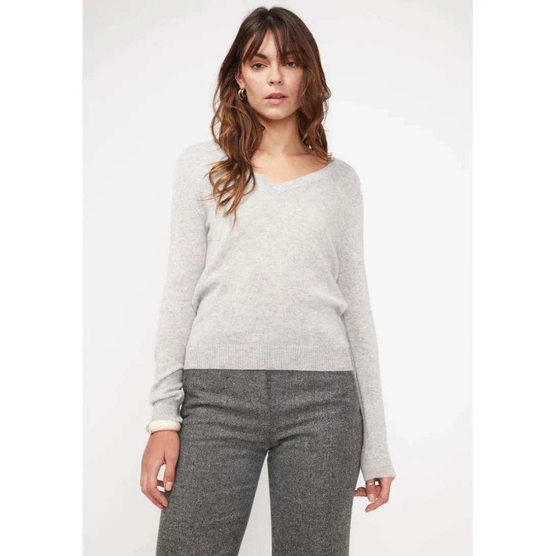 Pull femme col V ZEFINA en cachemire gris perle