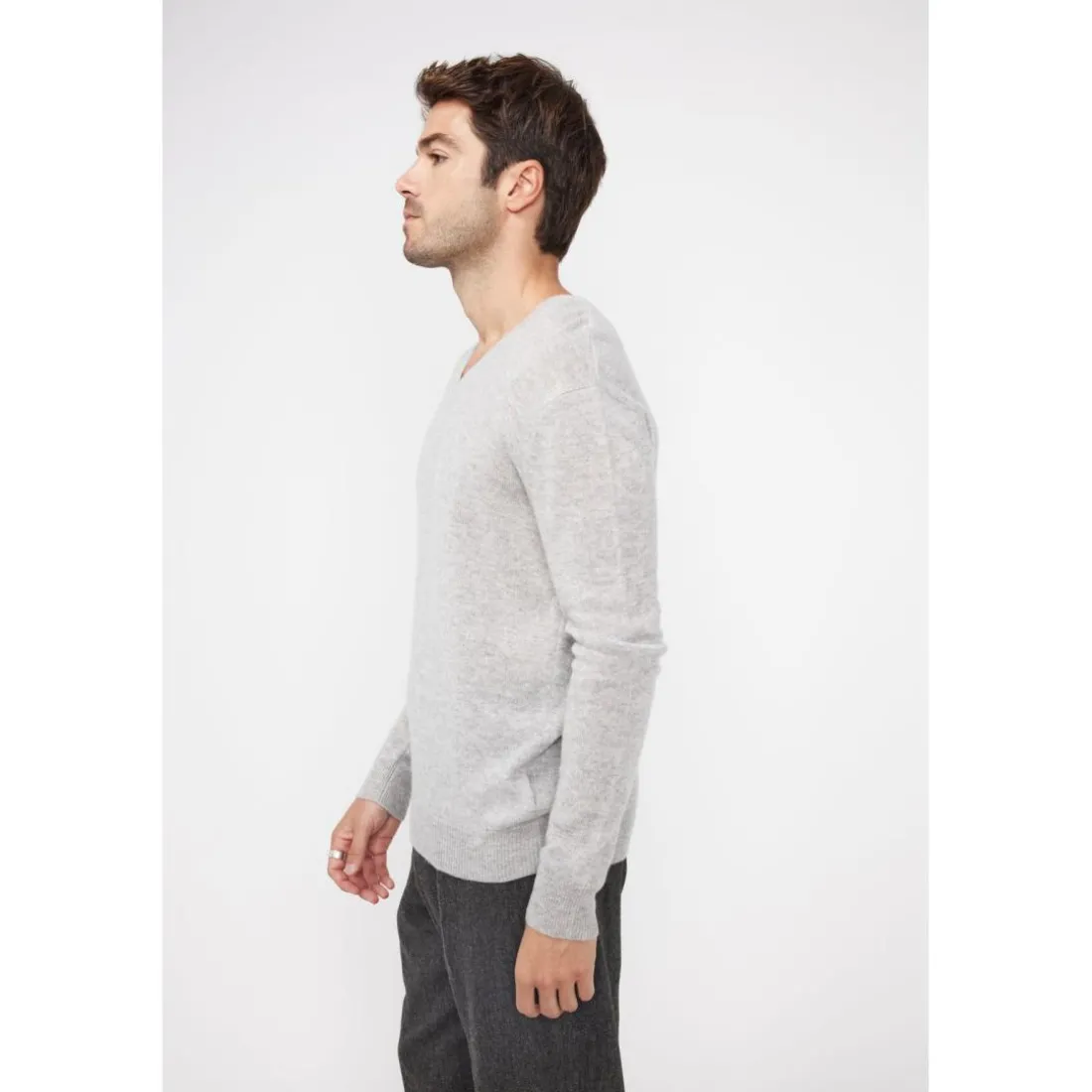 Pull homme col V ZAHER en cachemire gris perle