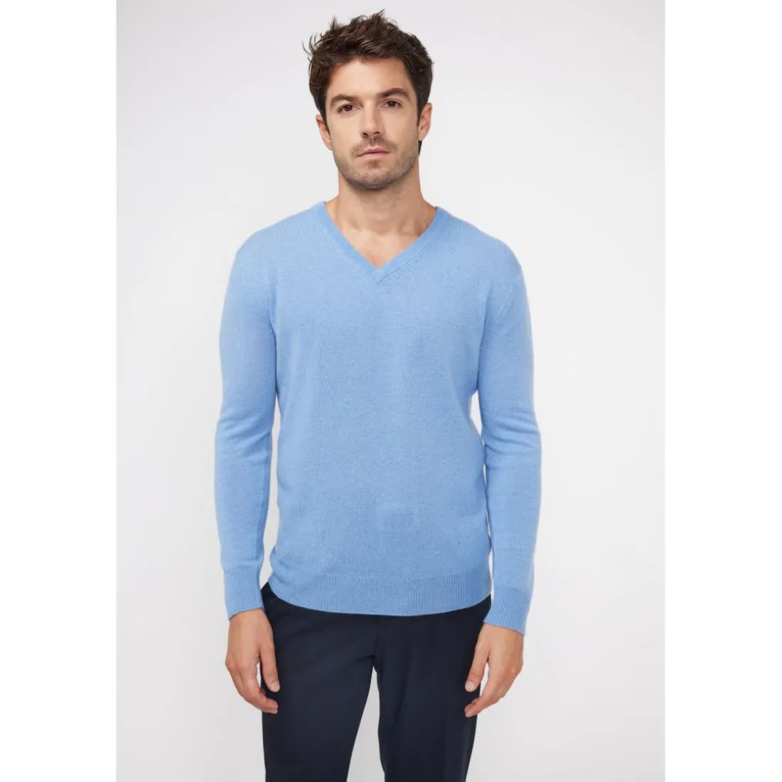 Pull homme col V ZAHER en cachemire bleu ciel