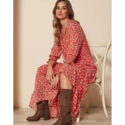 Robe à fleurs avec panneaux à volants rouge brique