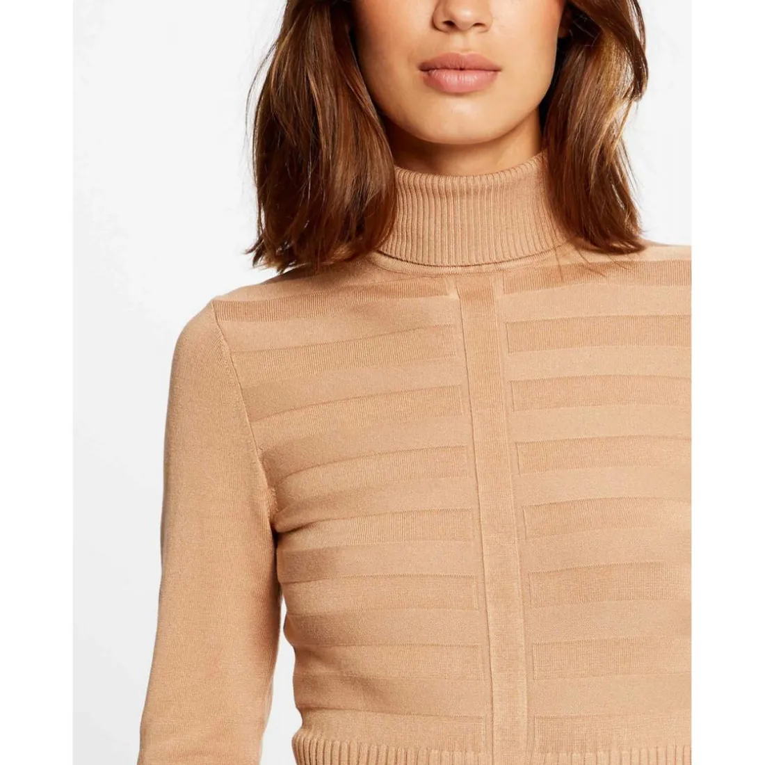 Robe ajustée col roulé maille fine beige en viscose