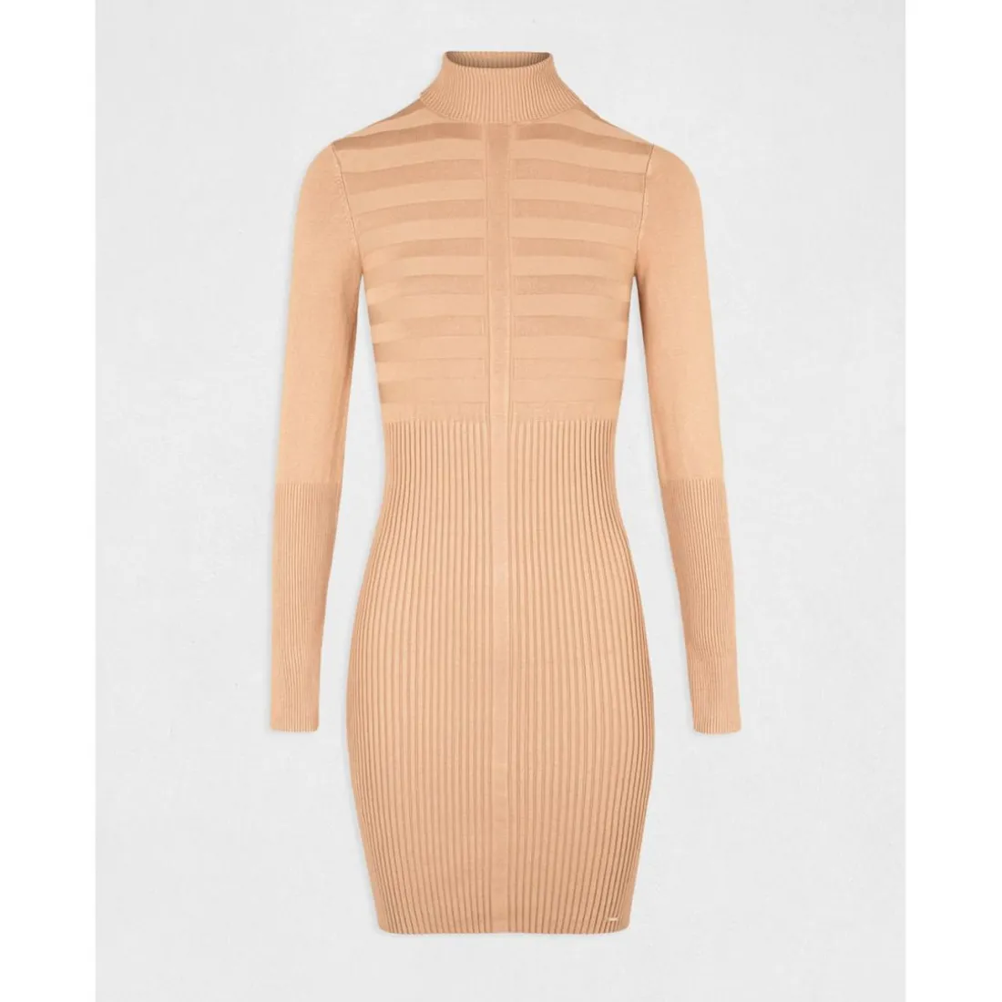 Robe ajustée col roulé maille fine beige en viscose