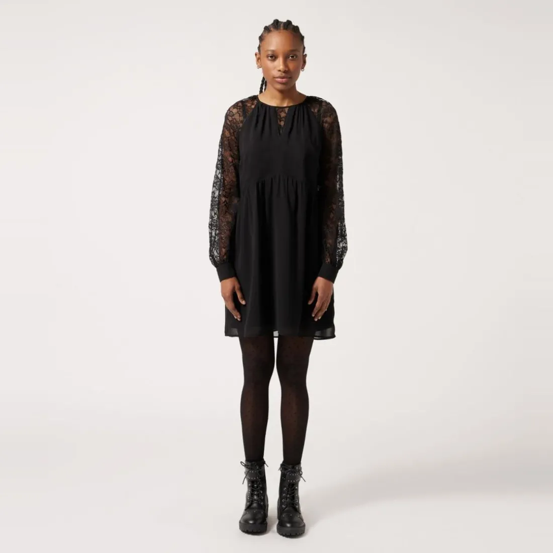 Robe avec dentelle