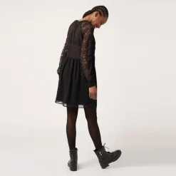 Robe avec dentelle
