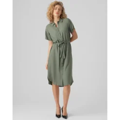Robe chemise Regular Fit Col chemise Manches courtes Au-dessus du genou vert en viscose