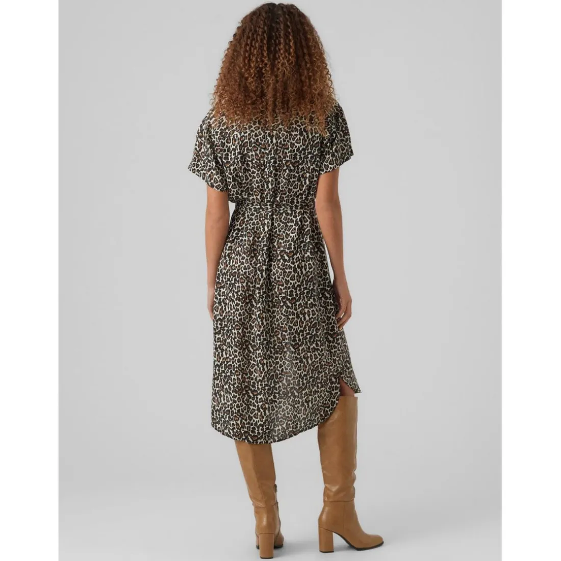 Robe chemise Regular Fit Imprimé all over Col chemise Manches courtes Au-dessus du genou beige en viscose