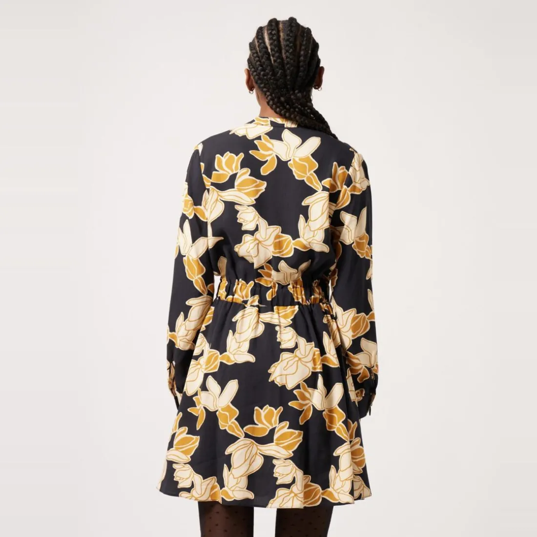 Robe courte ç manches longues imprimée floral noir