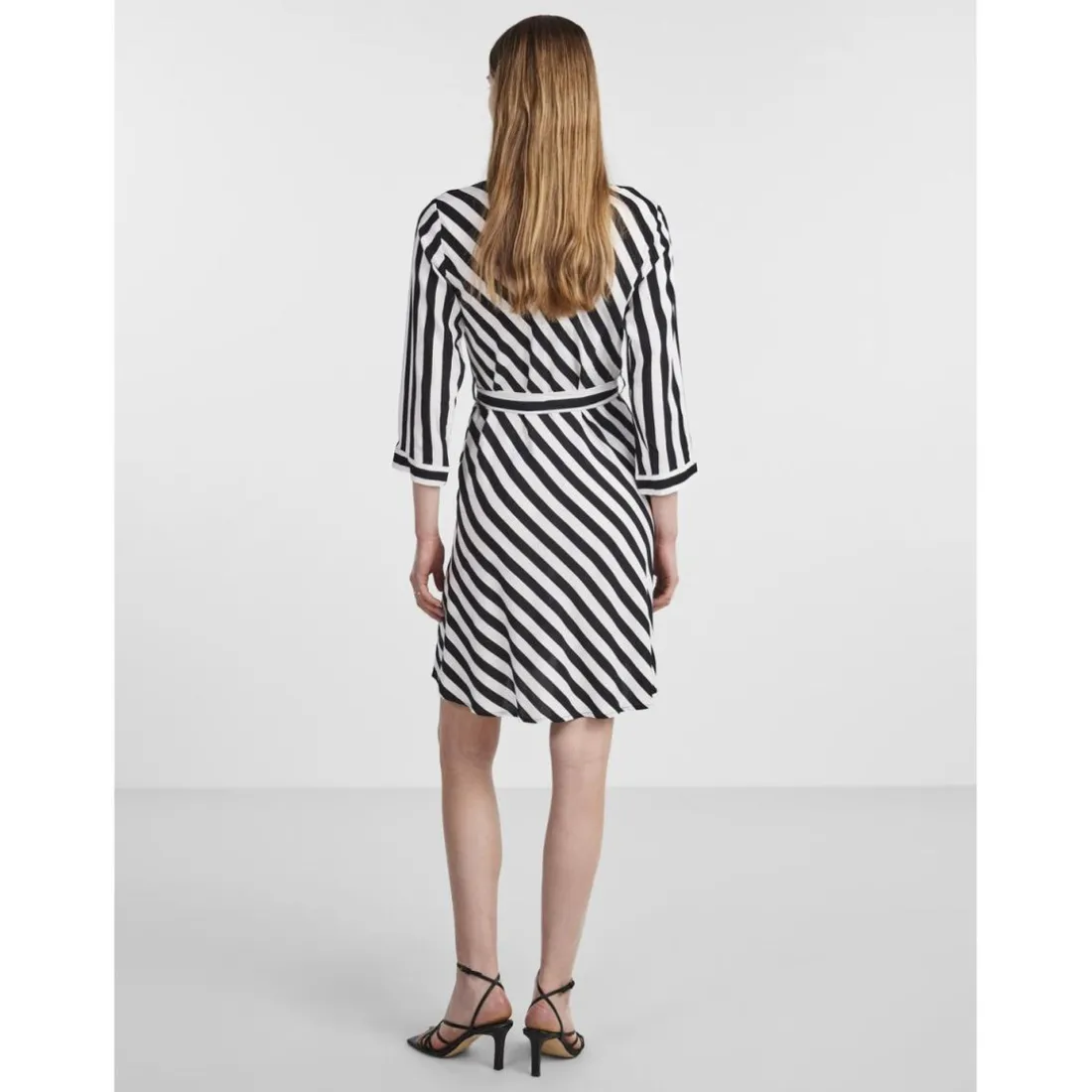 Robe courte blanc en viscose