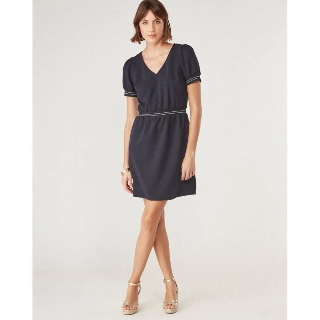 Robe courte cintrée détails manches bleu
