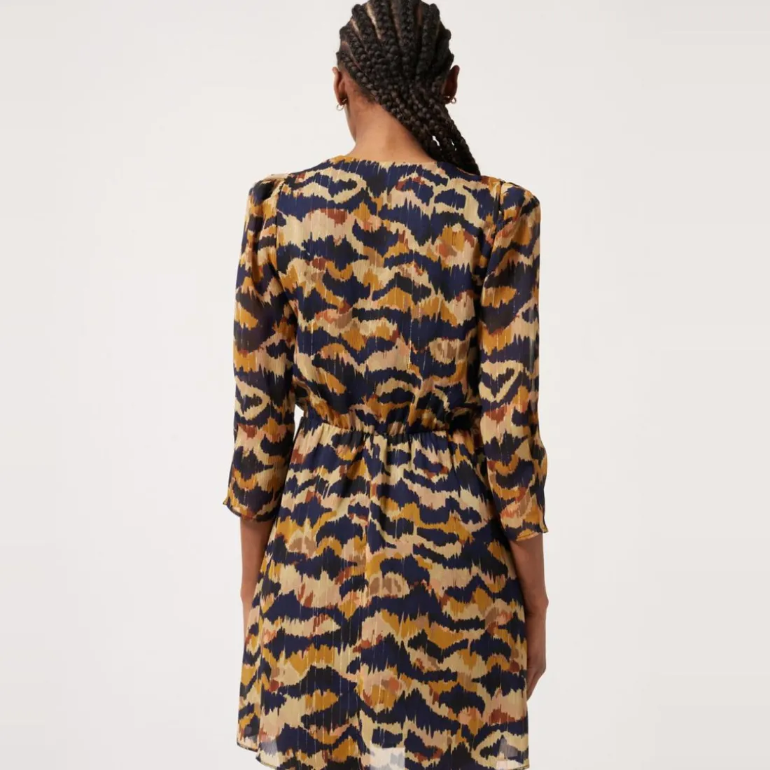 Robe courte cintrée marron