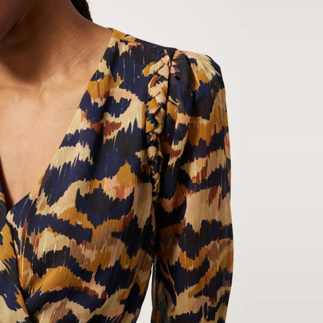 Robe courte cintrée marron