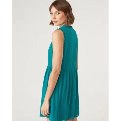 Robe courte cintrée sans manches vert