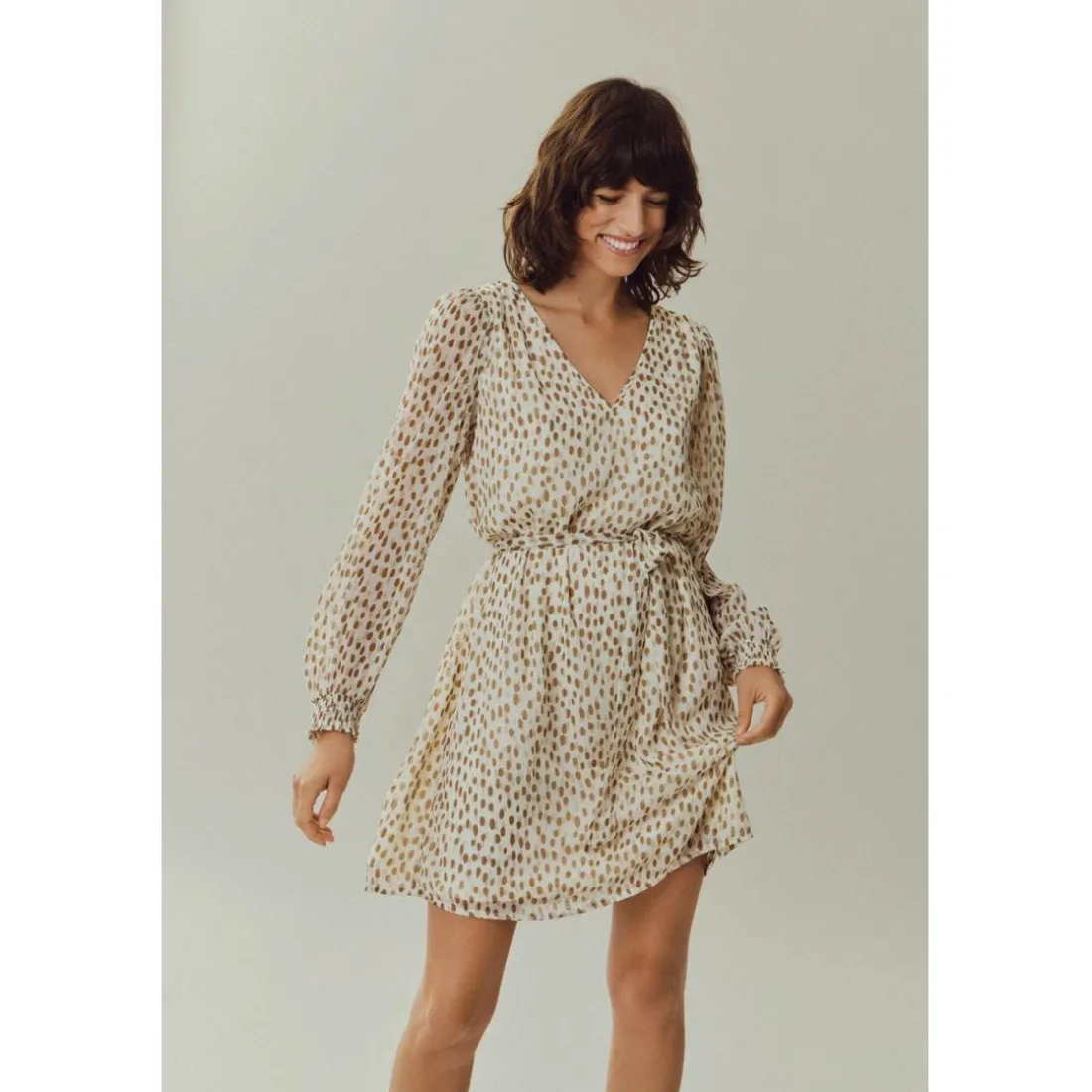 Robe courte gris clair