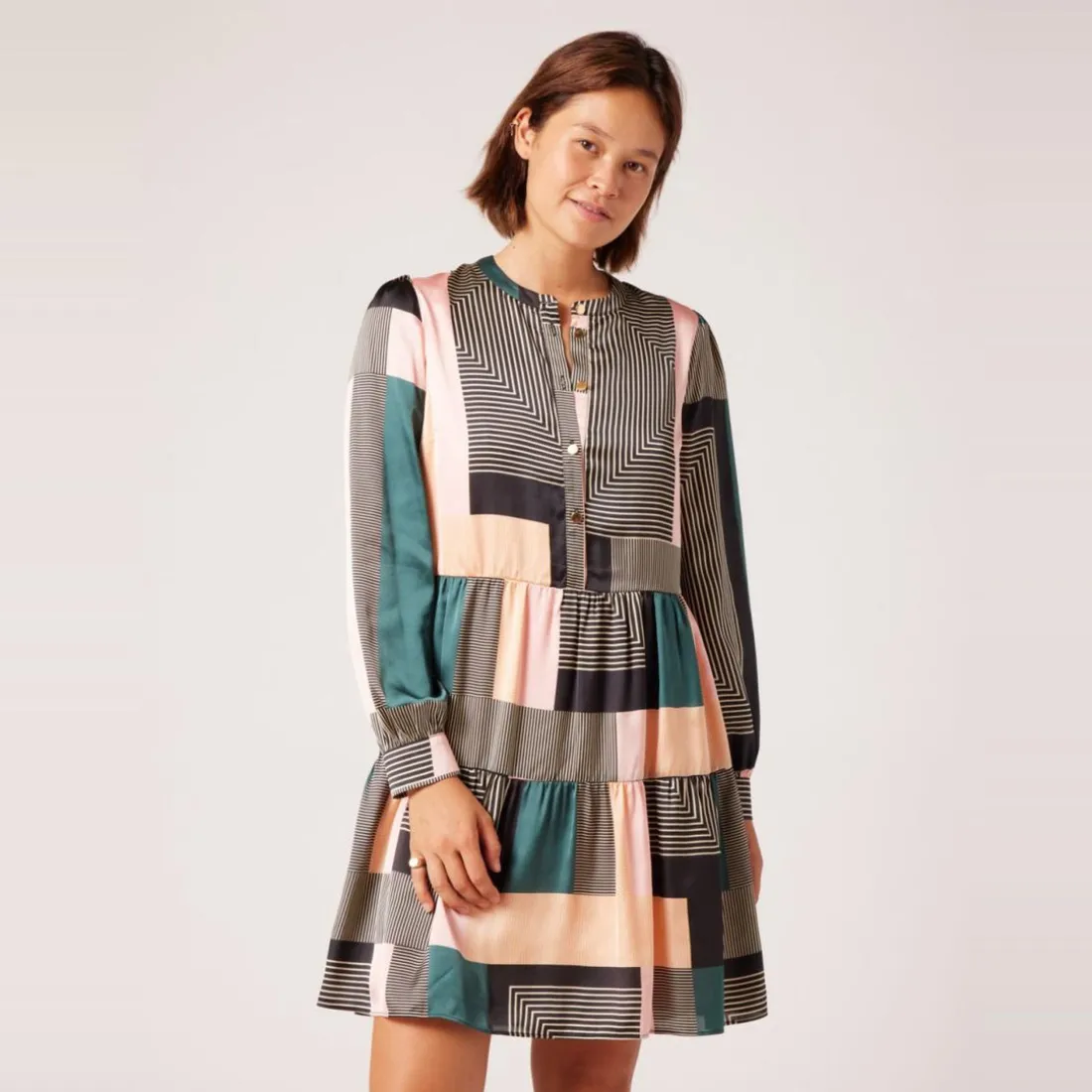 Robe courte motifs asymétriques multicolore
