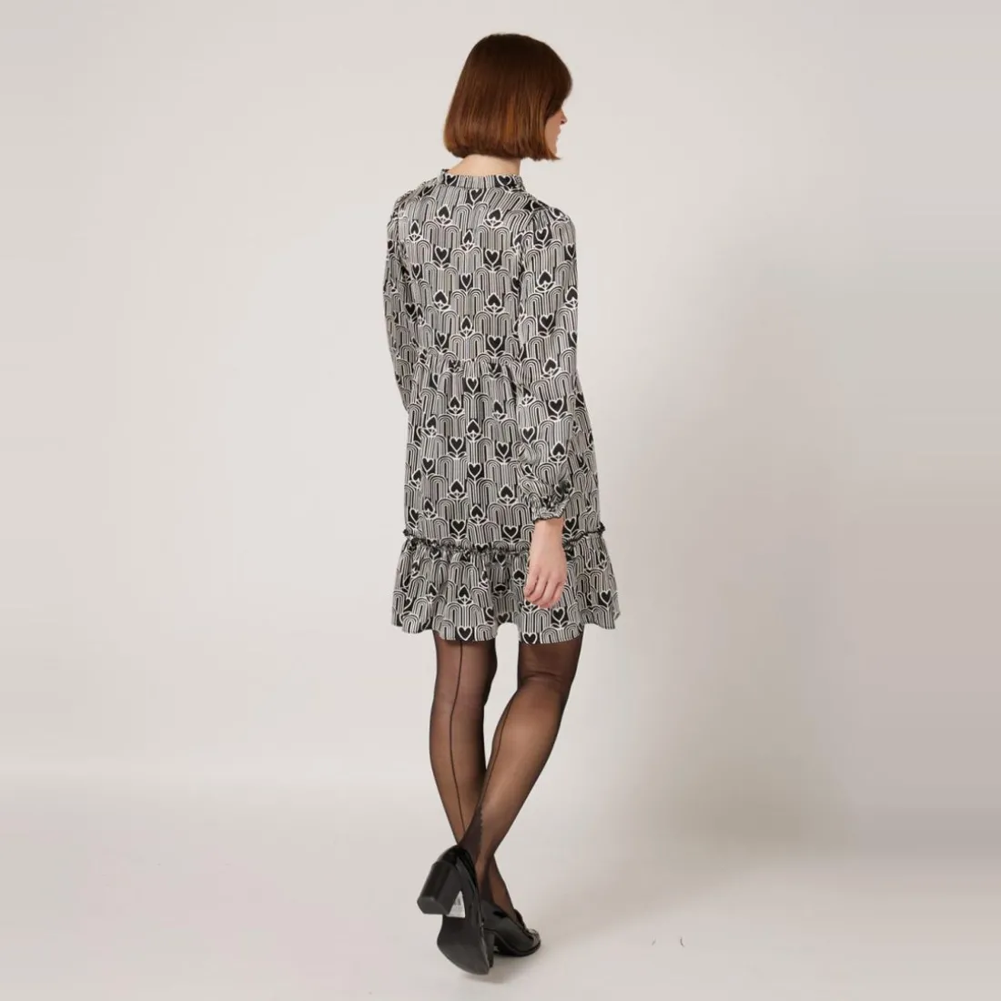 Robe courte noir avec imprimé graphique