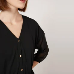 Robe courte noire cintrée