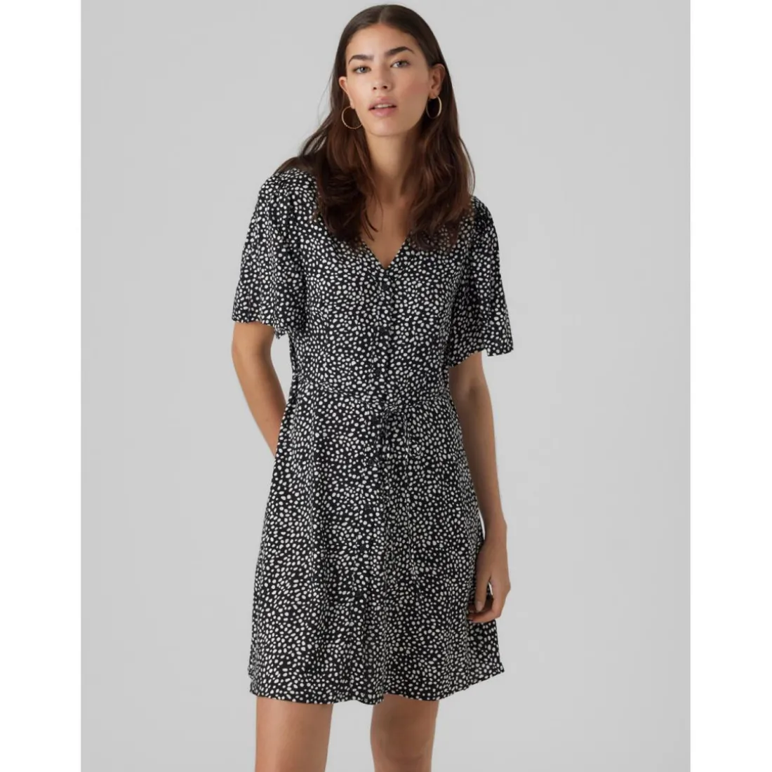Robe courte Regular Fit Imprimé all over Col en V Manches courtes Court noir Sofia