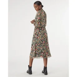 Robe longue cintrée ouverture poitrine noir