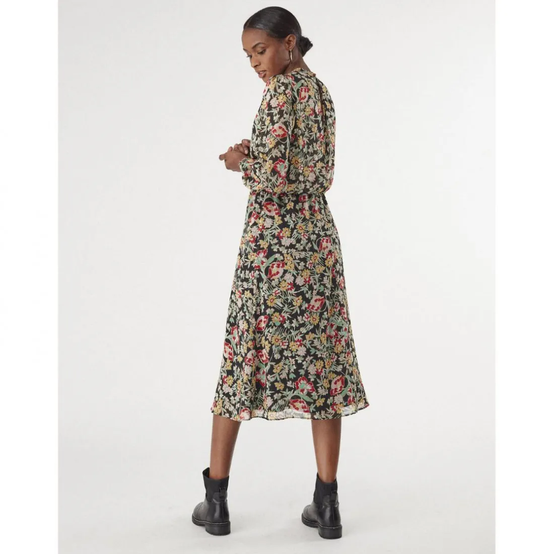 Robe longue cintrée ouverture poitrine noir