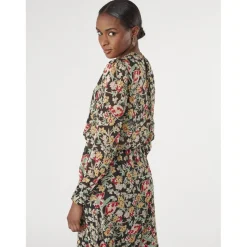 Robe longue cintrée ouverture poitrine noir