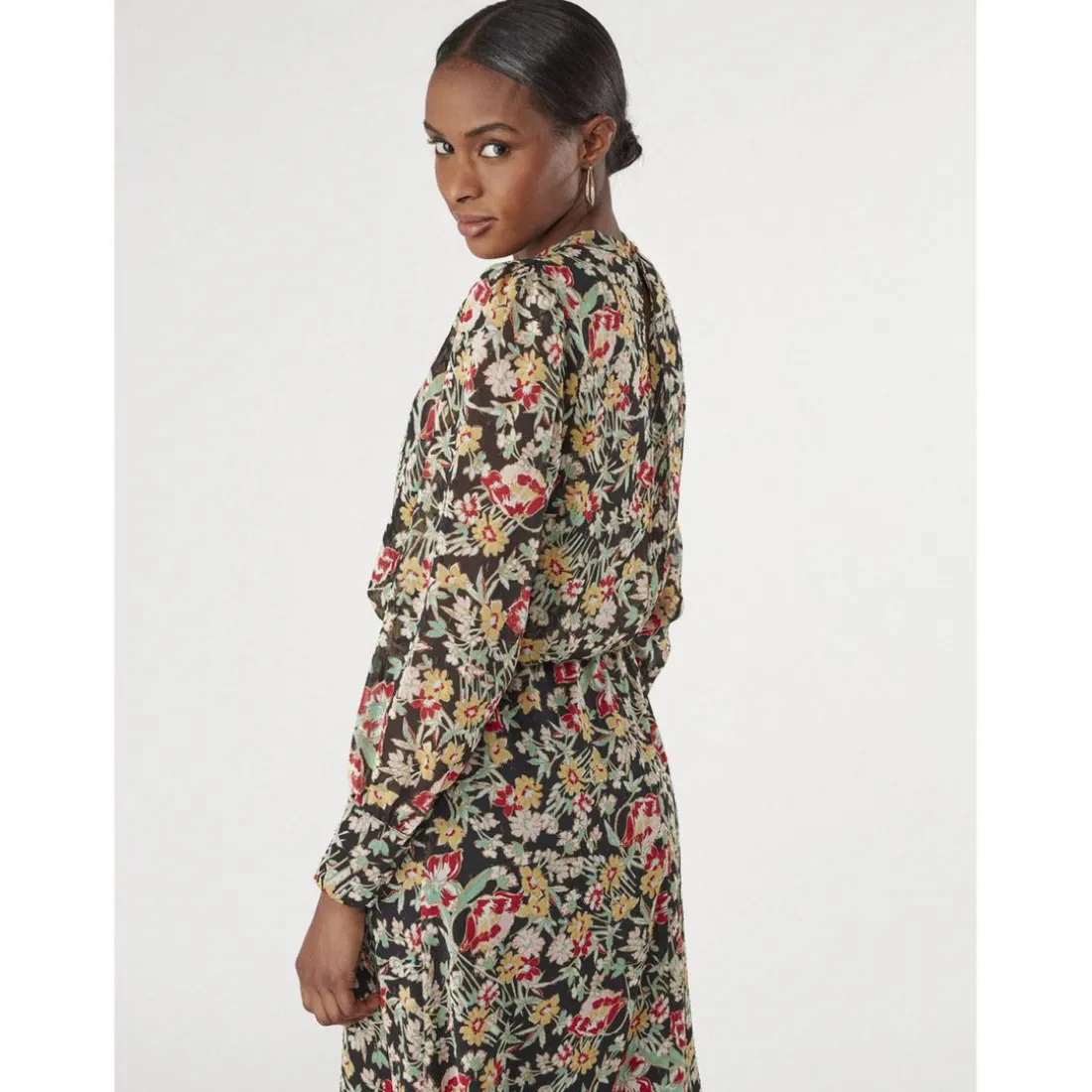 Robe longue cintrée ouverture poitrine noir