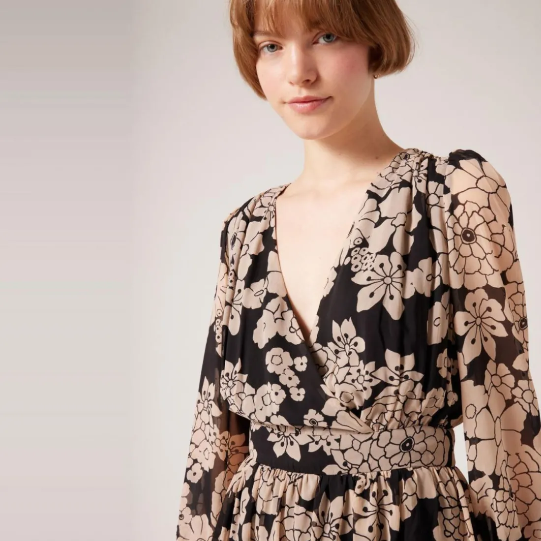 Robe longue imprimée cache-coeur noir