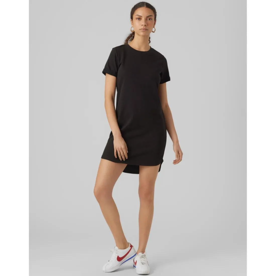 Robe longue Regular Fit Col rond Manches courtes Au-dessus du genou noir