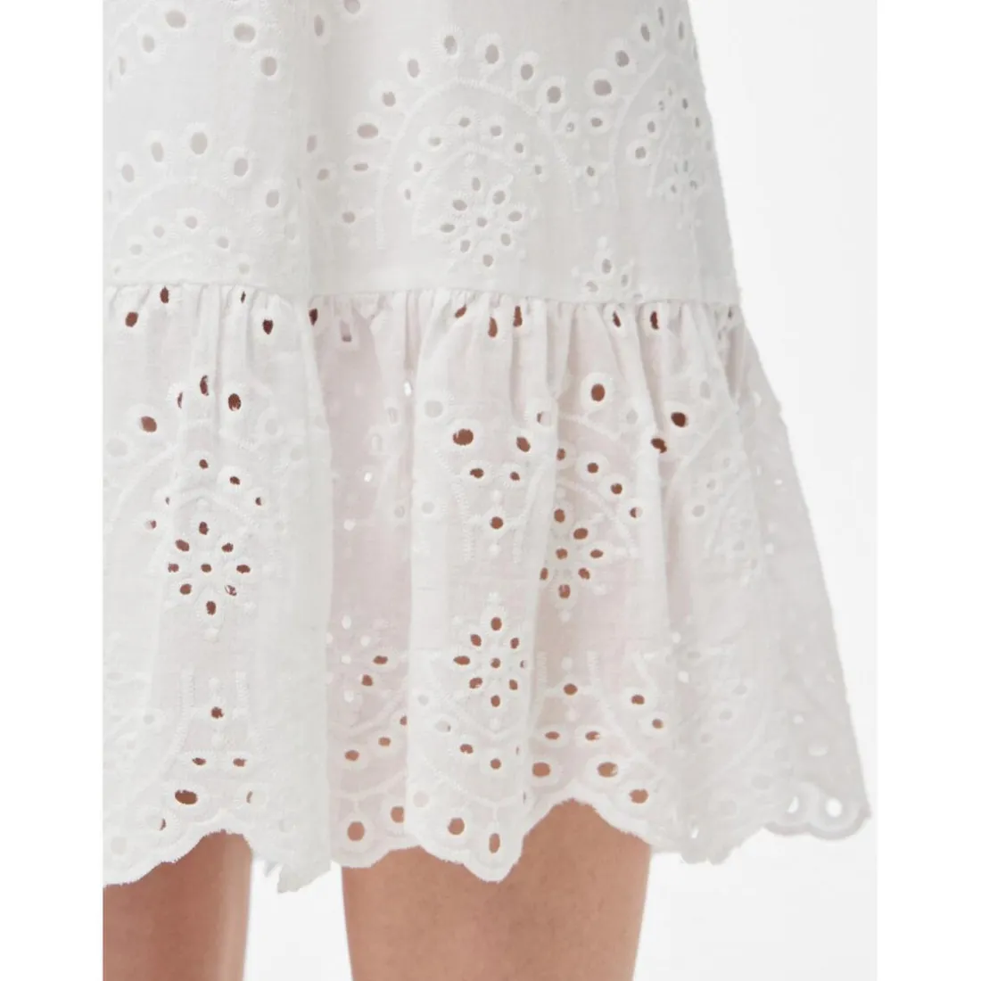 Robe manches courtes à motifs brodés Vilde blanc en coton Fern