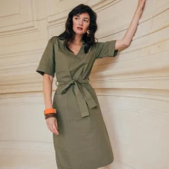 Robe manches courtes ceinturée en popeline kaki Catherine Réédition
