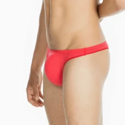 String rouge en coton