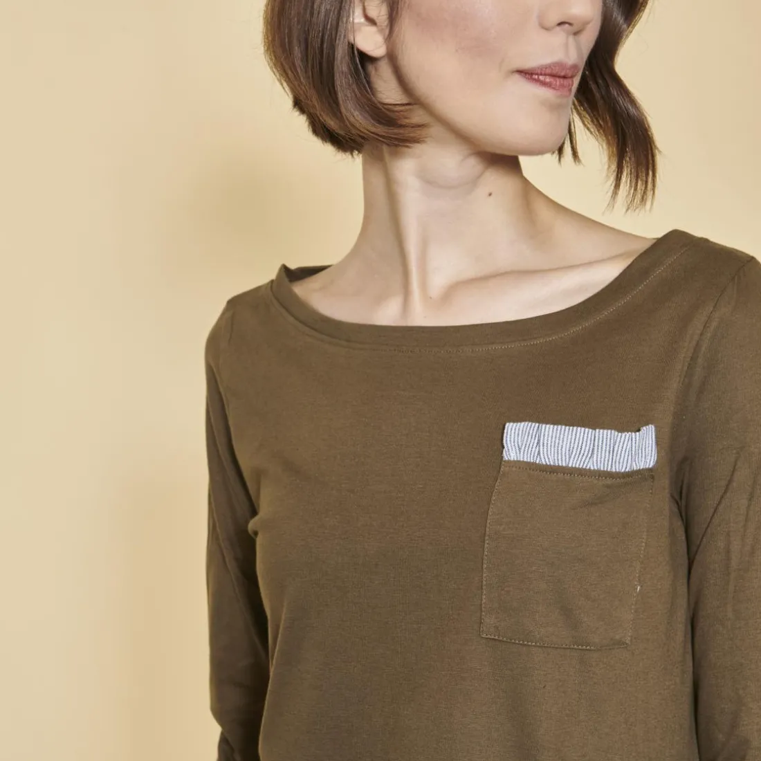 Tee-shirt col bateau manches longues bas volanté contrasté femme - Kaki vert