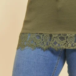 Tee-shirt col V manches 3/4 dentelle sur épaules et base femme - Kaki en coton