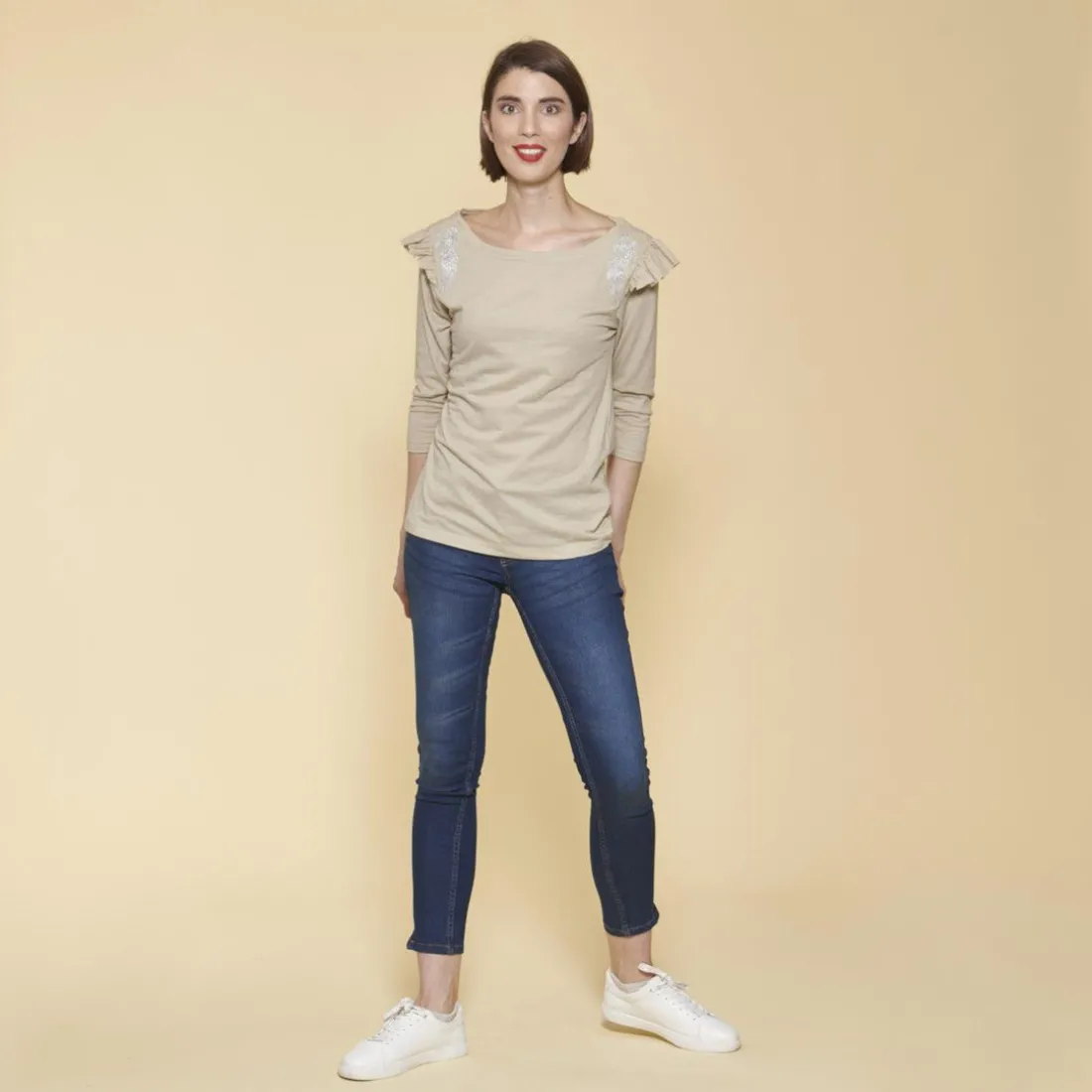 Tee-shirt manches 3/4 volants et broderie femme - Beige