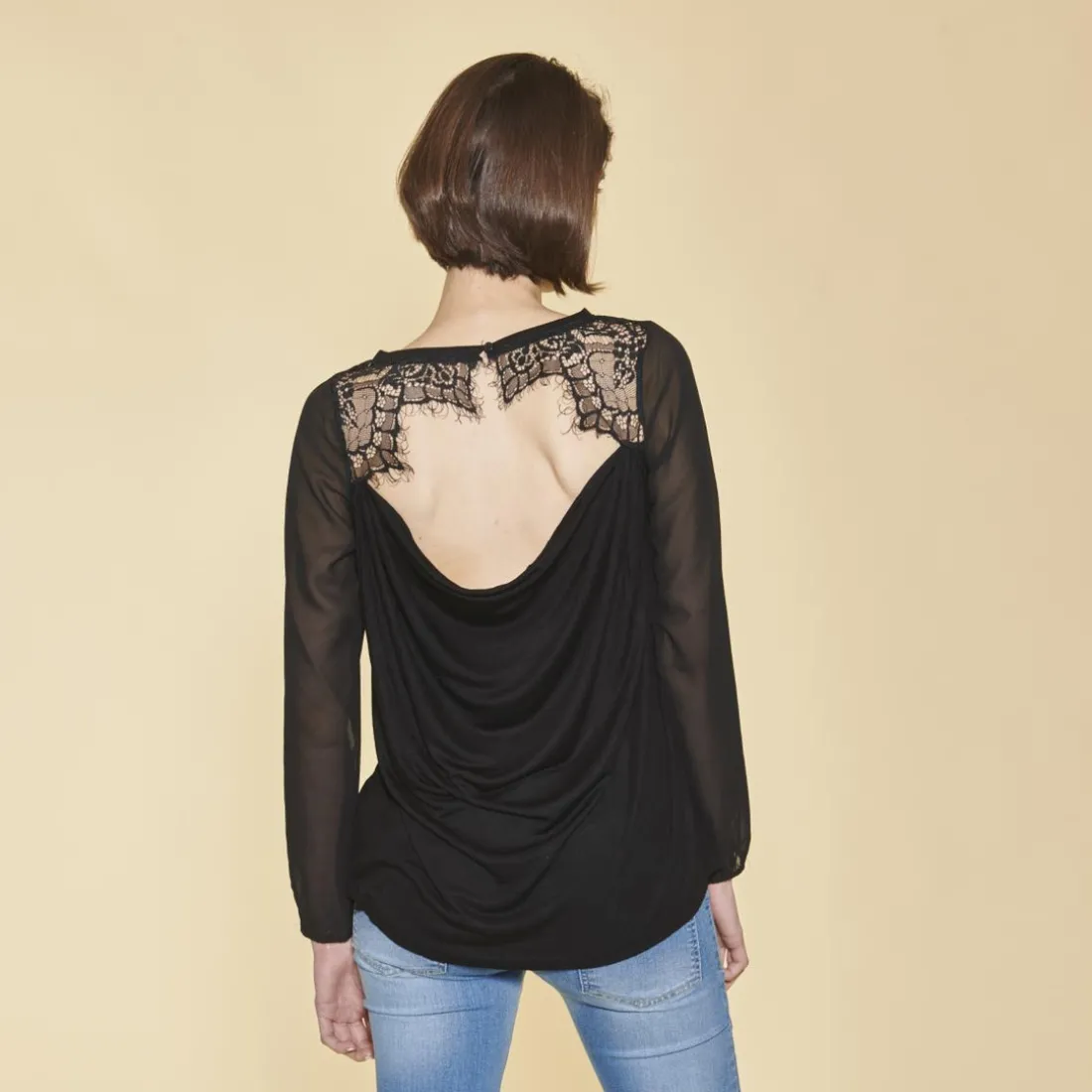 Tee-shirt manches longues dos ouvert et drapé dentelle femme - Noir