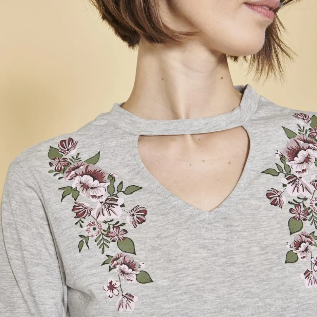 Tee-shirt ouverture en V manches longues élastiquées imprimé devant femme - gris chiné