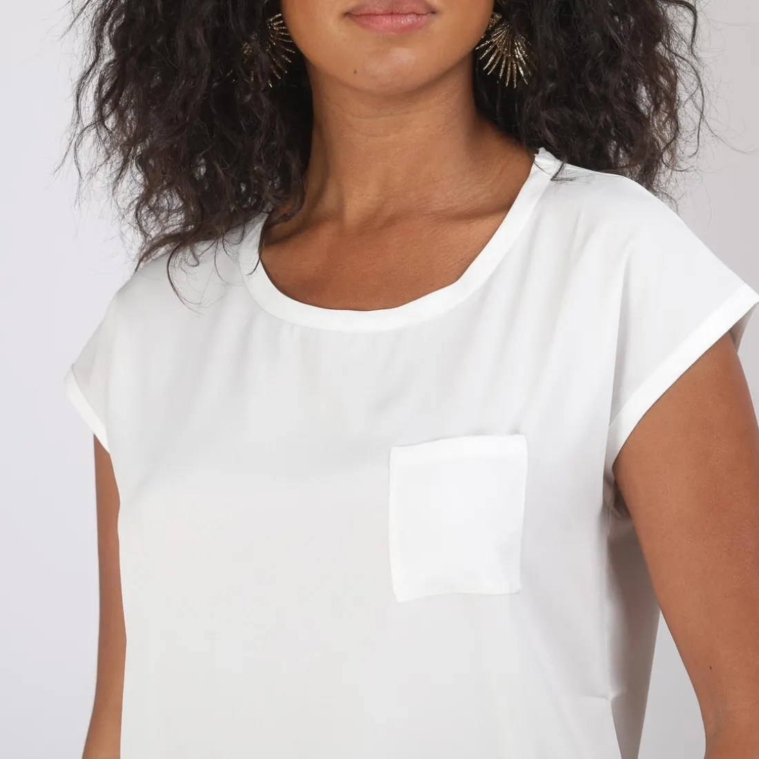 Tee-shirt uni manches courtes poche poitrine femme - Blanc