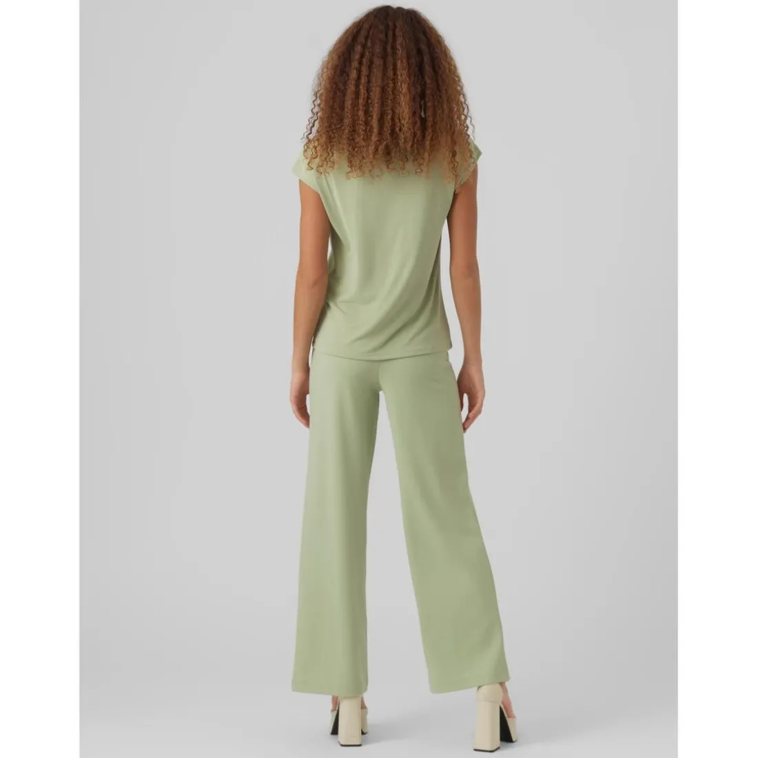 T-shirt Relaxed Fit Col en V Manches courtes Longueur regular vert Uma