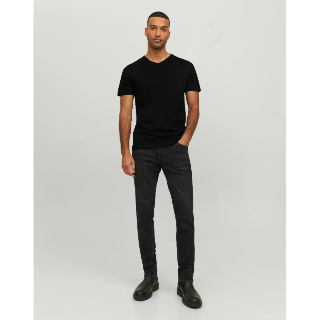 T-shirt Standard Fit Col en V Manches courtes Noir