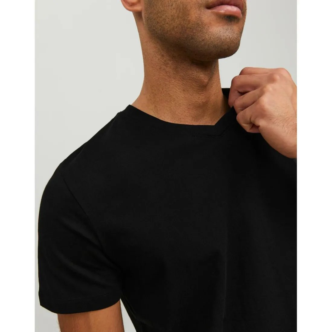 T-shirt Standard Fit Col en V Manches courtes Noir